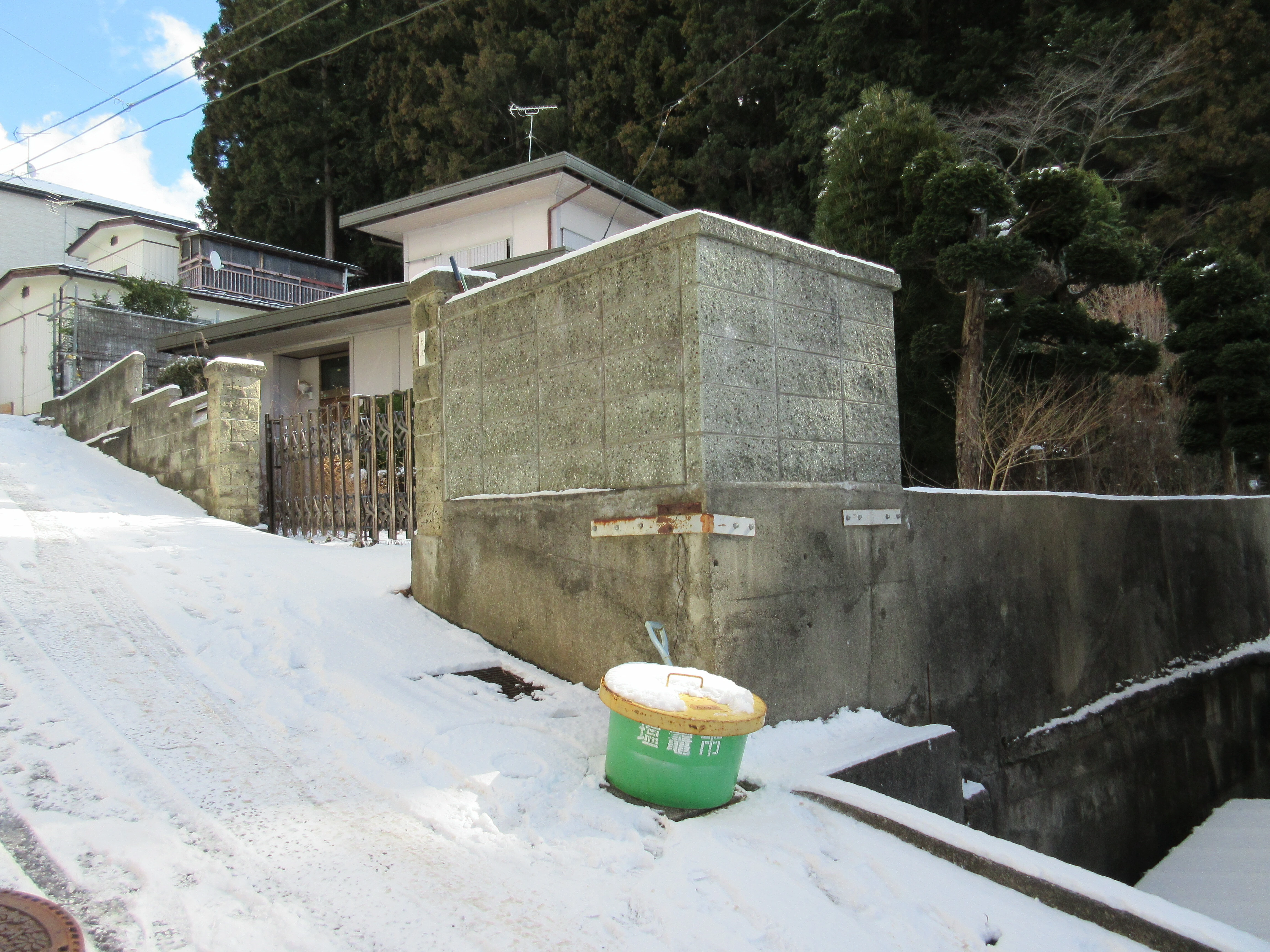 土地の高低差を活かした新しい土地売却のカタチ