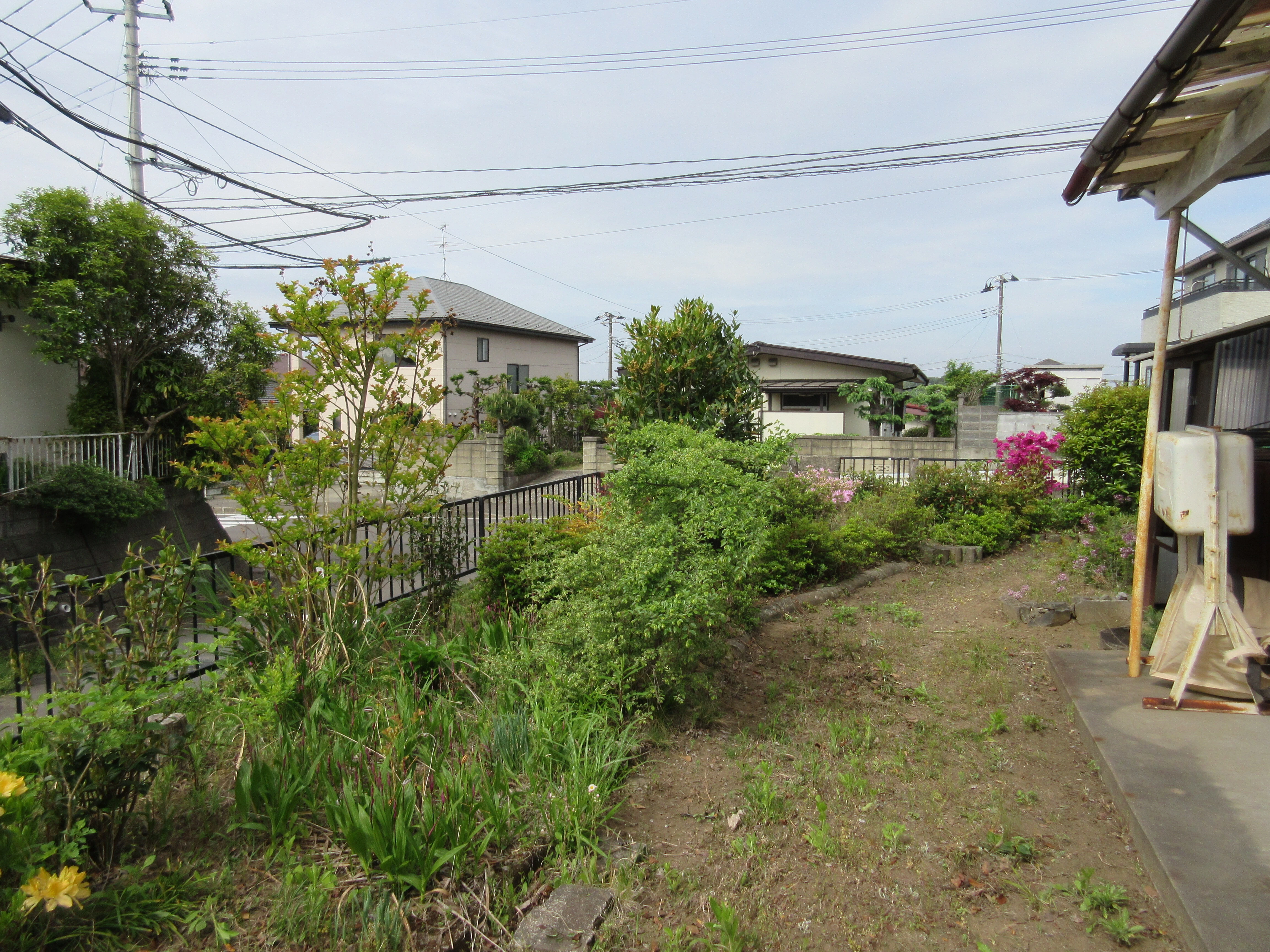 2. 敷地面積73坪の広々とした空間
