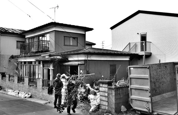 令和8年3月6日　新浜町二丁目　樹木伐採作業着手いたしました